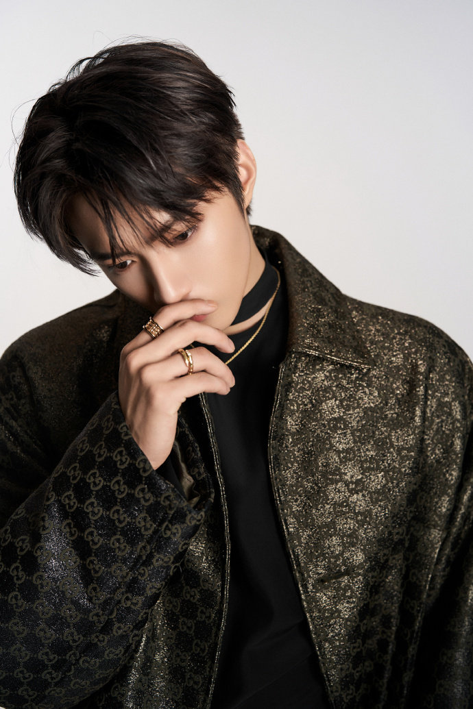 刘耀文接你上车咯 刘耀文宇宙闪烁请注意发布会造型 刘耀文宇宙闪烁请注意发布会造型