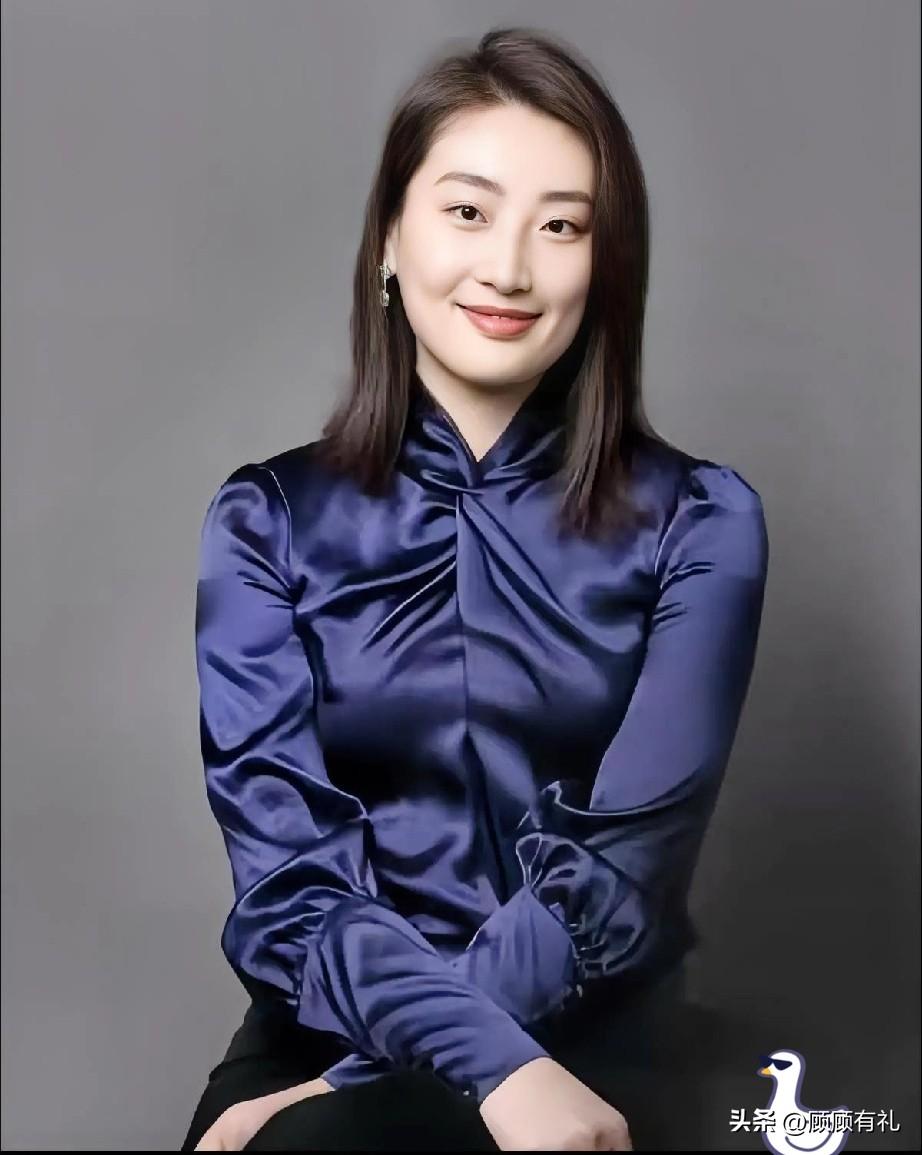 宗馥莉退出娃哈哈经营层，将董事长和总经理职位交给31岁的许思敏。

许思敏，19