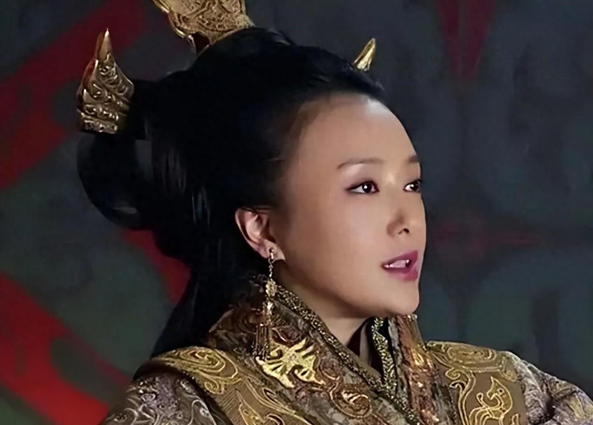 刘邦刚驾崩，他竟马上向吕雉提出婚事，吕雉自称年老色衰，愿给他挑选一位公主
公元前