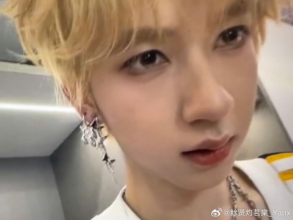 贺峻霖 hjl贺峻霖 二代唯一all绿hjl贺峻霖 青年主持人💛春华秋实，虽万
