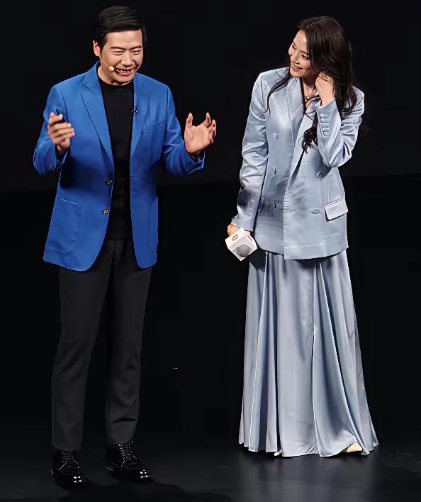 近期据一些车媒网上报道，新一代小米su7网络预售锁单数据没有上一代的好看！
原因