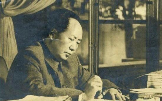 解放后，一农民走进乡公所讨水，指着毛主席画像说：那是我的兵！
彭友胜出生在188