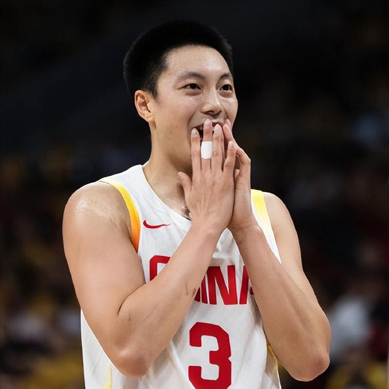 男篮首战，胡明轩4投0中，仅得到2分！

胡明轩首发出战，打了24分钟，4投0中