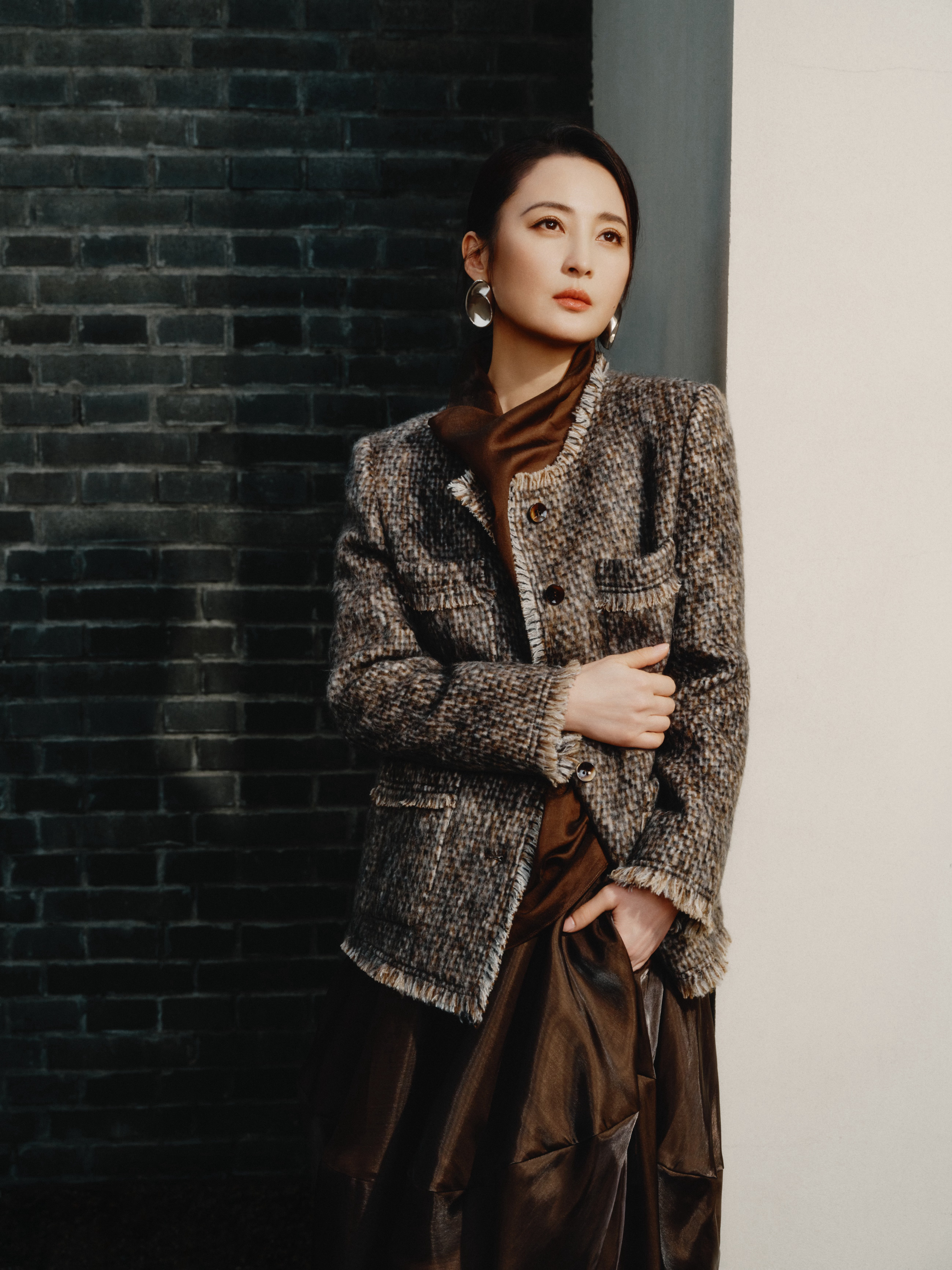 蒋勤勤美得好从容蒋勤勤穿搭审美好在线蒋勤勤这组秋冬穿搭真的太有味道了！棕色系搭配