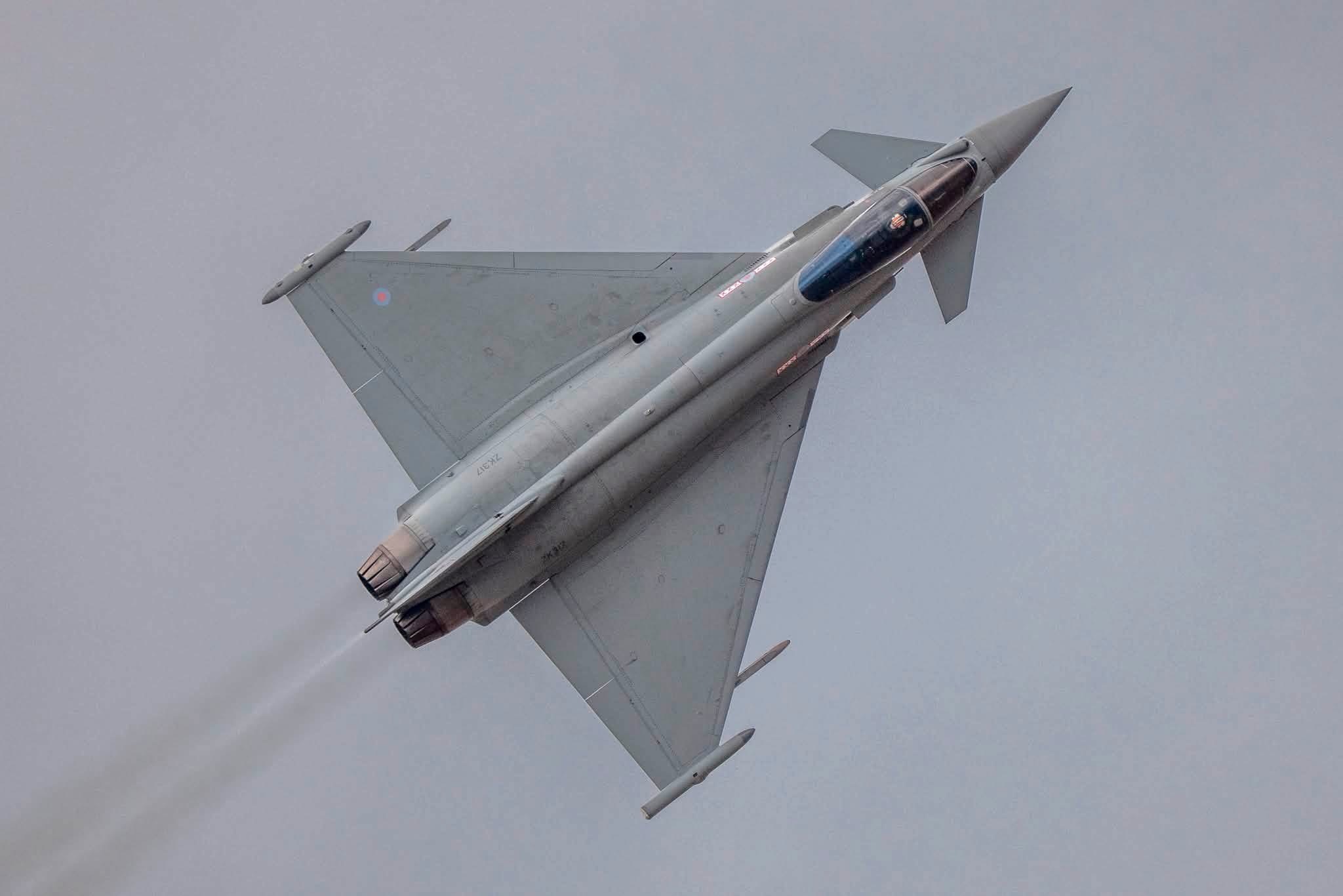 今日台风军用飞机信息汇 早安2026年英国皇家空军台风表演机RAF Typhoo