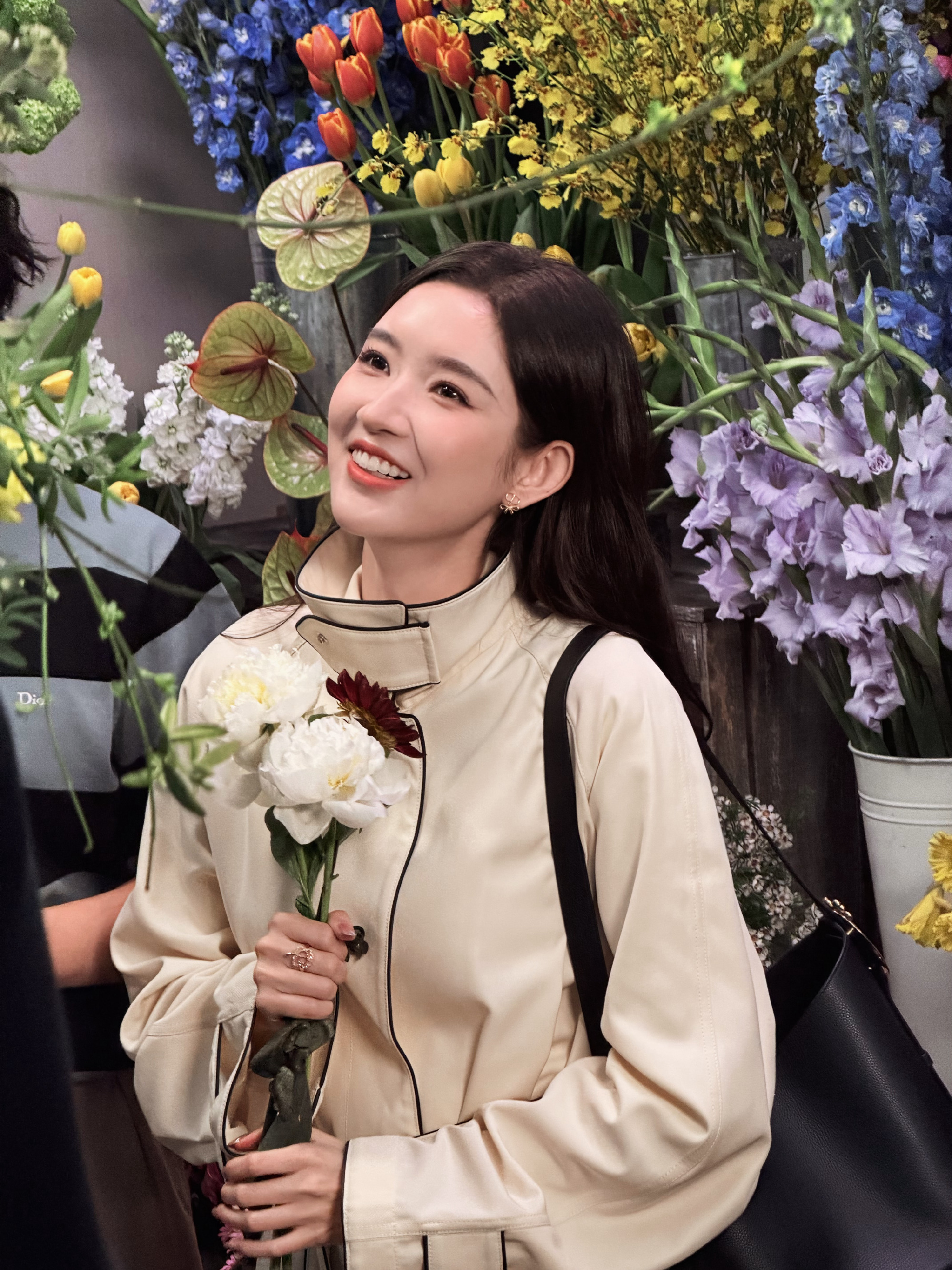 王玉雯28号畅聊局内娱活人王玉雯不仅和粉丝开聊天局还真诚和粉丝分享自己的心得还真