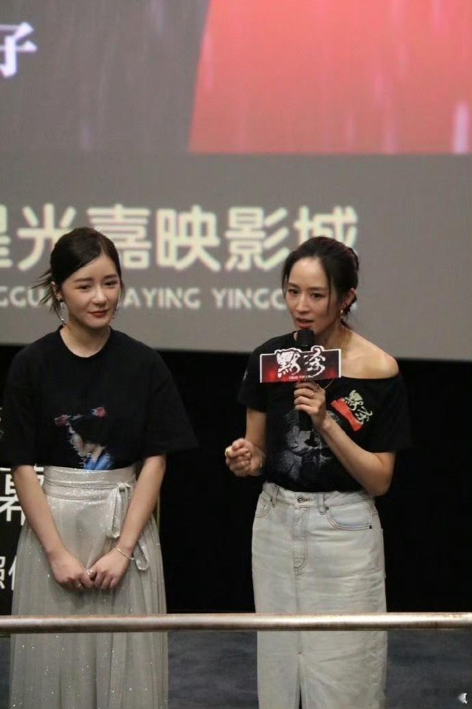 #张钧甯路透状态#张钧甯路透状态真的好绝，美到心坎里了，路透生图一整个是时尚画报