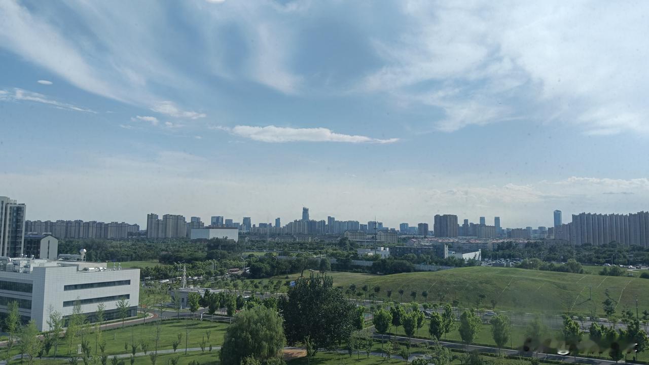 我的下联是：赏人间美景。