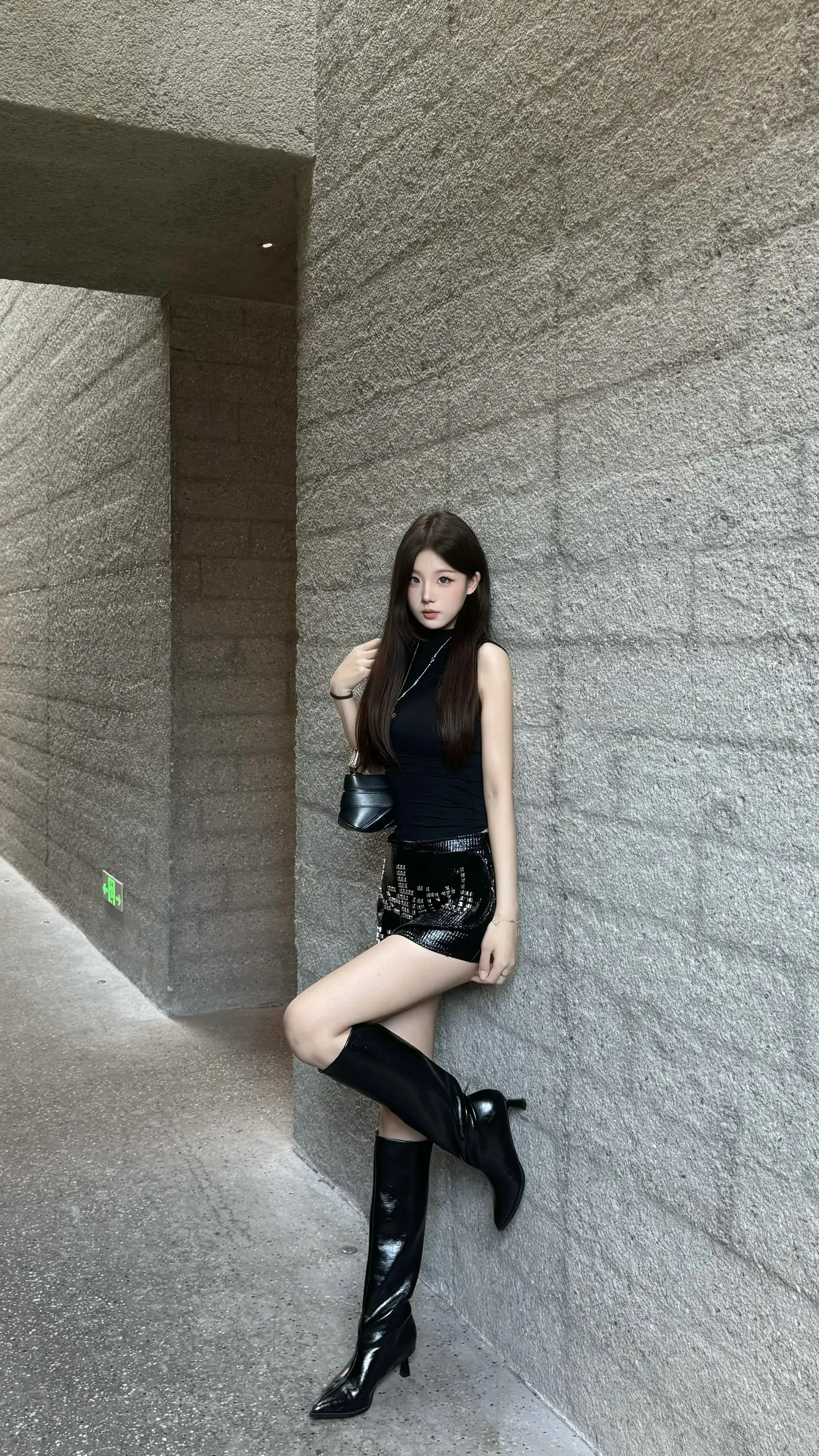 画个妆穿个漏一点的衣服看着就不像好女孩了 我给你一杯喜之郎你看我像不像你爷爷