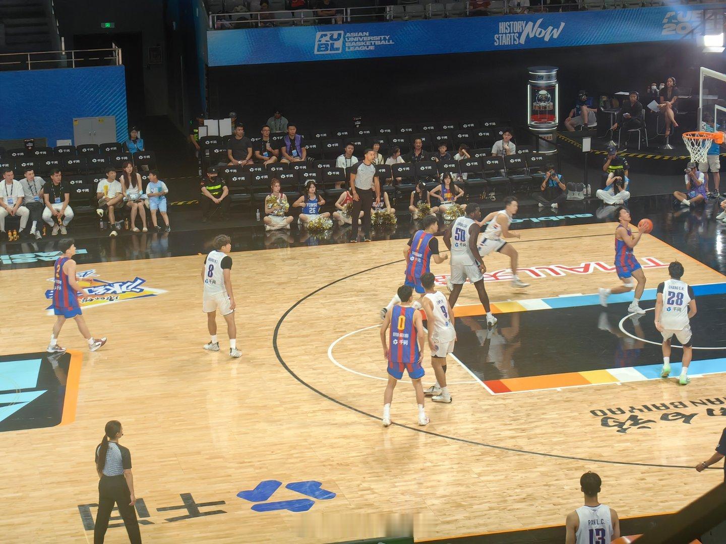 AUBL2026蒙古国立大学VS政治大学，第三节比赛结束，比分33：57。 