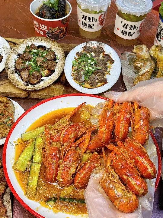 虎门村头这家澳洲蓝龙敲大只🦞
