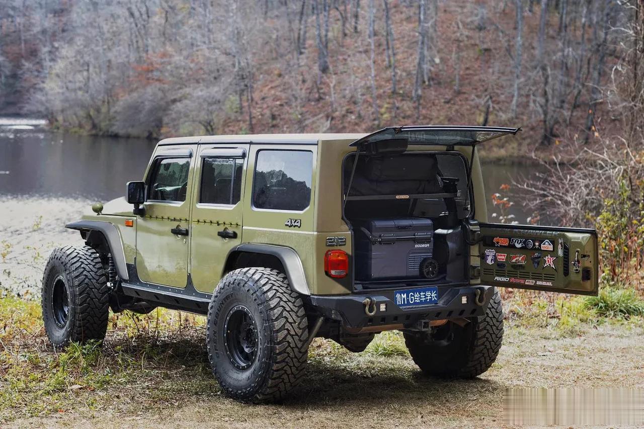 这样的尾门是每个212车主梦寐以求的吧 