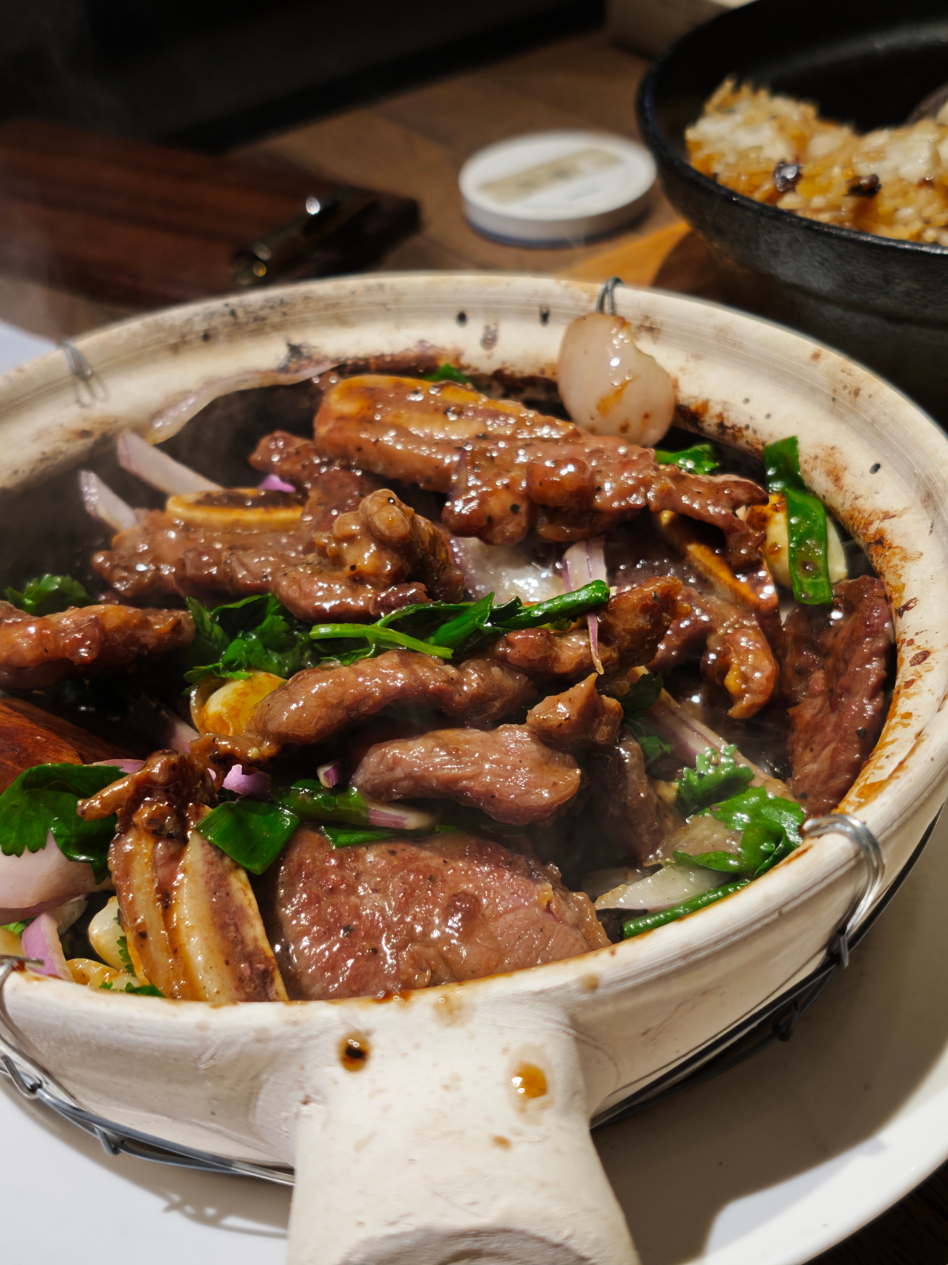又吃到好吃的啫啫煲😋  