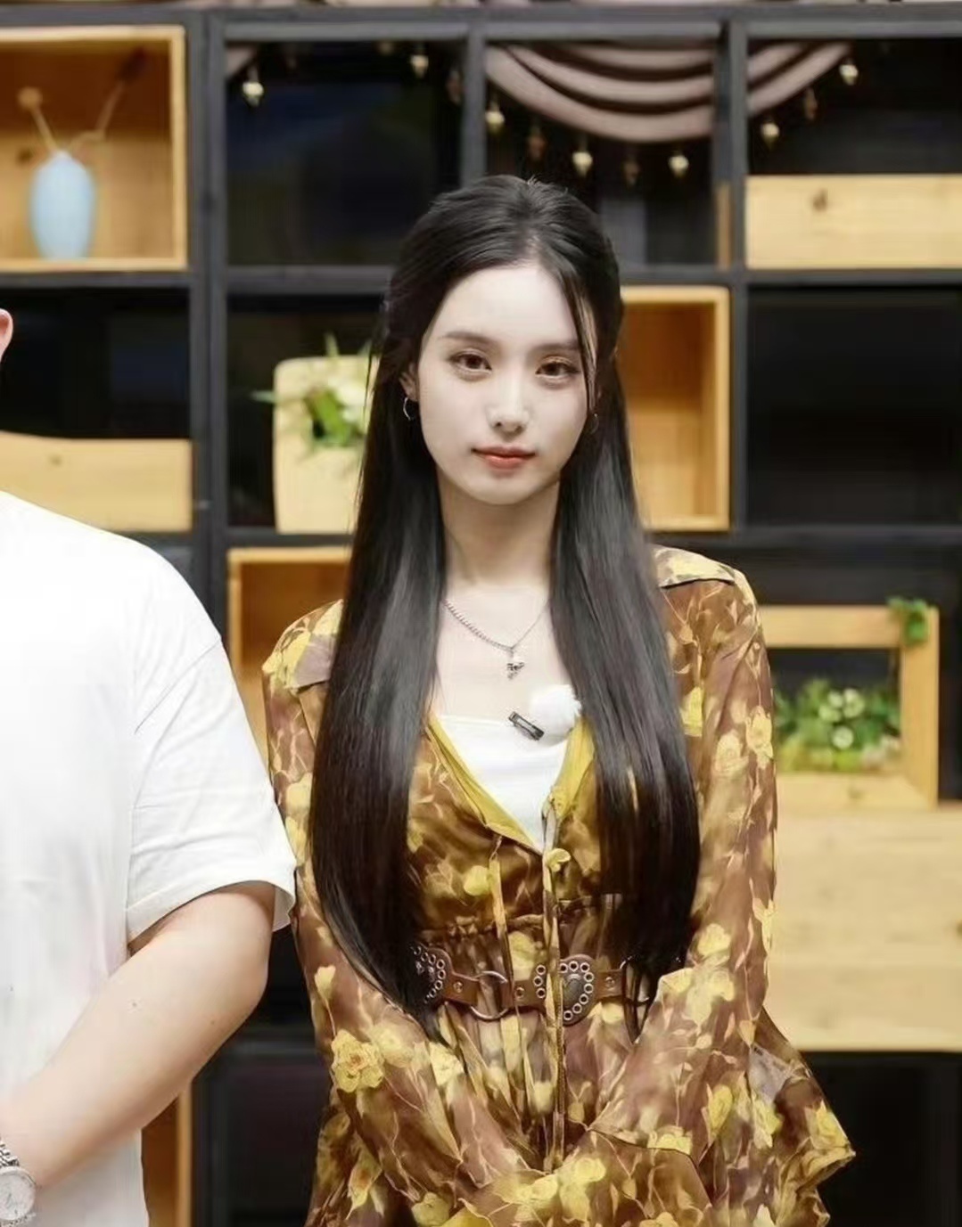 徐艺洋跟路人的素颜照曝光，这模样难怪能把黄子韬迷得神魂颠倒！ 