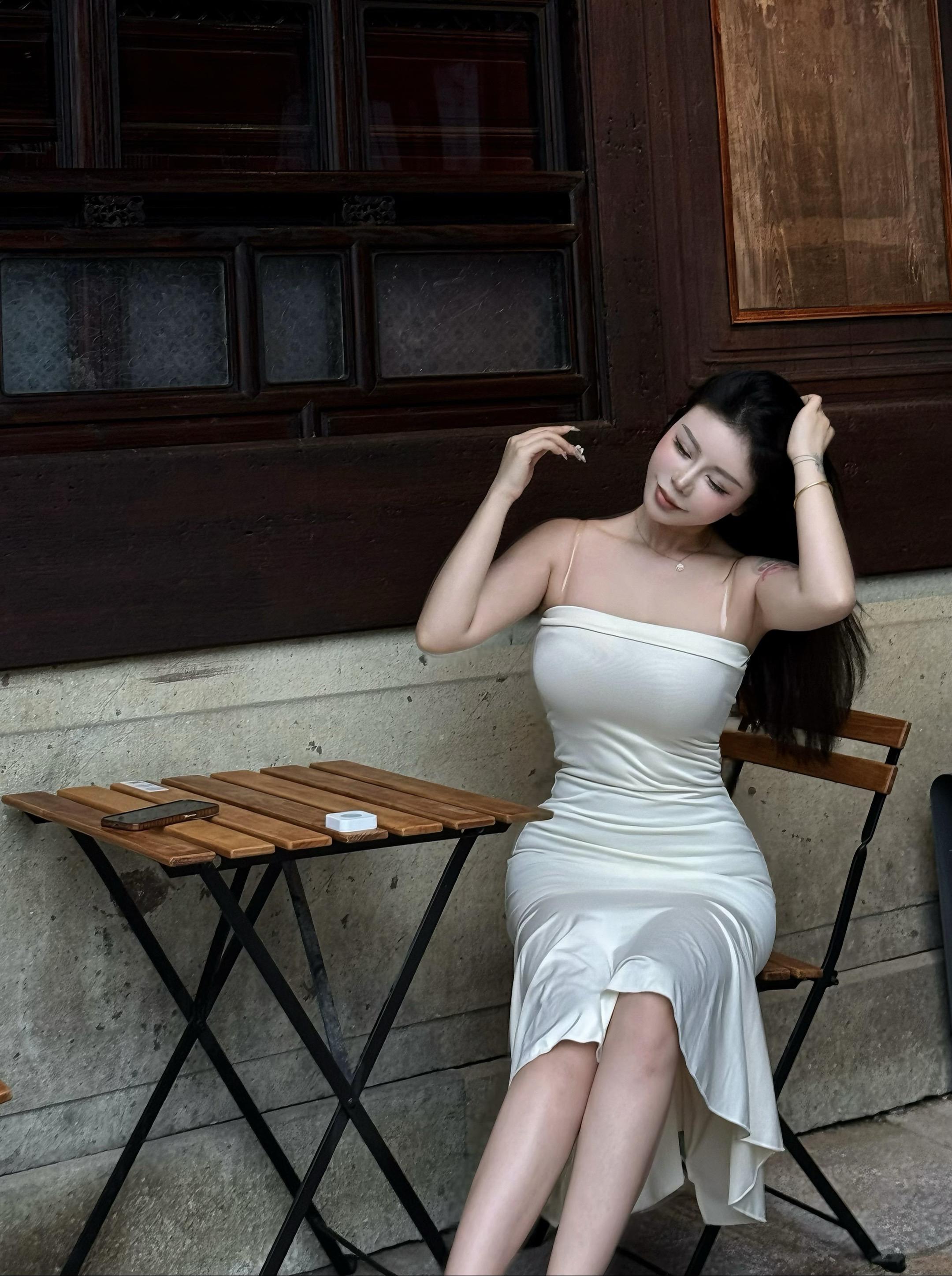 相信秒秒的瞬间  不信年年的永远