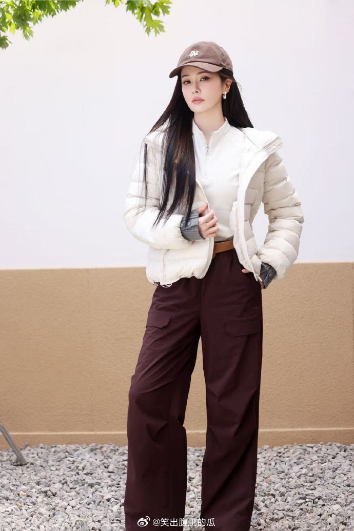 今年穿羽绒服一定要像白鹿一样为什么我穿羽绒服和白鹿不一样 今年过冬穿搭标准：对标