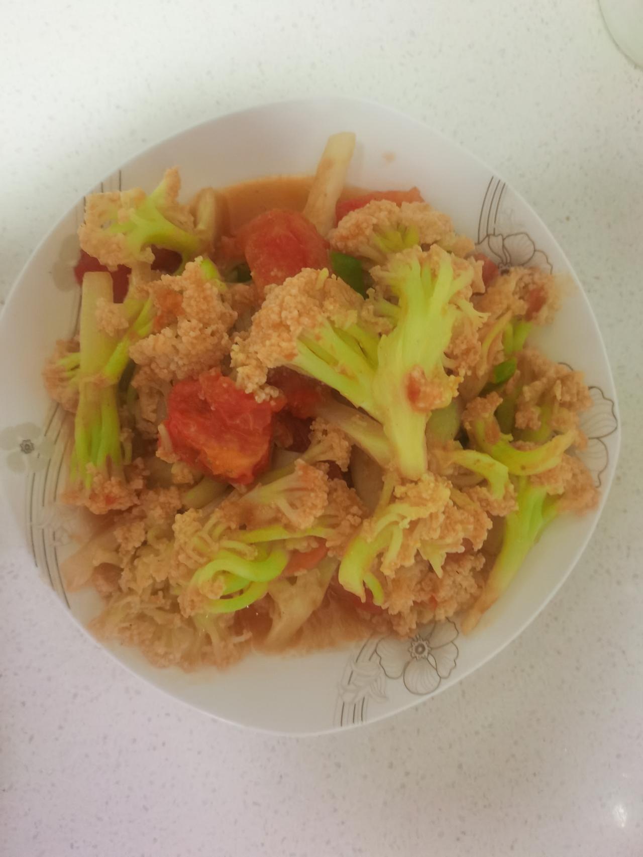 今天两个菜，朋友送我一袋坛子肉，肉外边的干菜是什么，是萝卜丝吗？老坛子肉