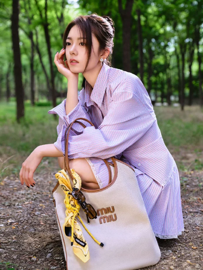 赵今麦｜MIU MIU 2024夏日系列MIU IVY手袋