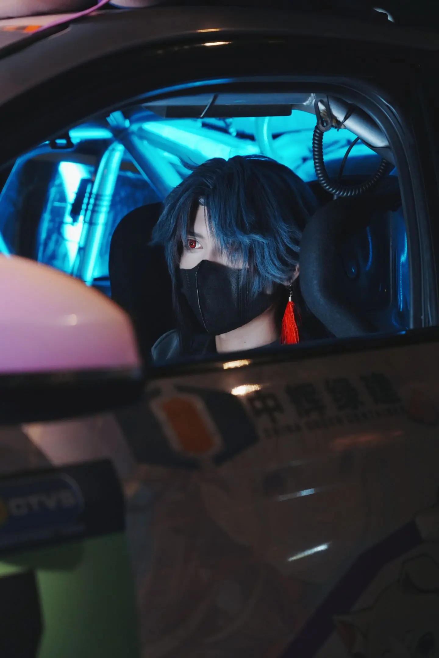 也是坐上刘总的赛车了