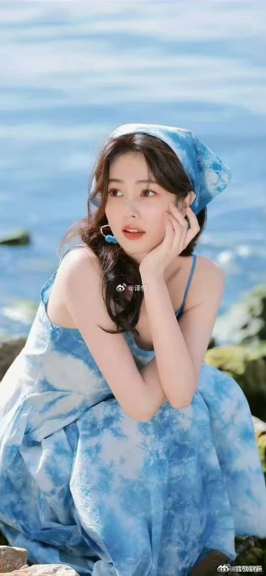 蒙淇淇向白鹿道歉《莫离》编剧风波迎来反转，蒙淇淇受过往事件影响主观臆断错怪白鹿，