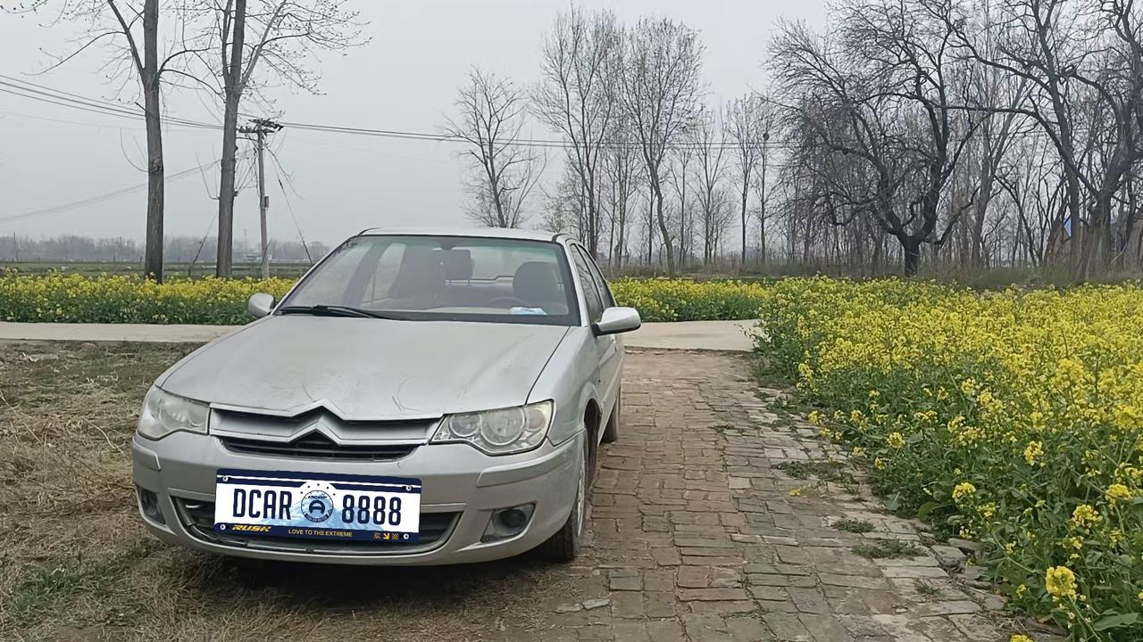 我开过最有性价比的二手车，就是这辆银色雪铁龙爱丽舍
先交代一下背景：这辆车大概率