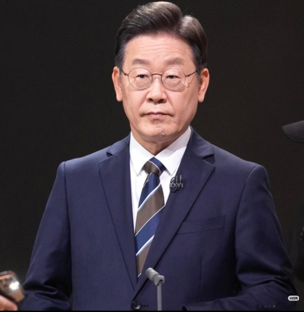 这事儿看着真挺让人摸不着头脑的。

前阵子咱们刚给李在明送了一部小米手机，本来挺