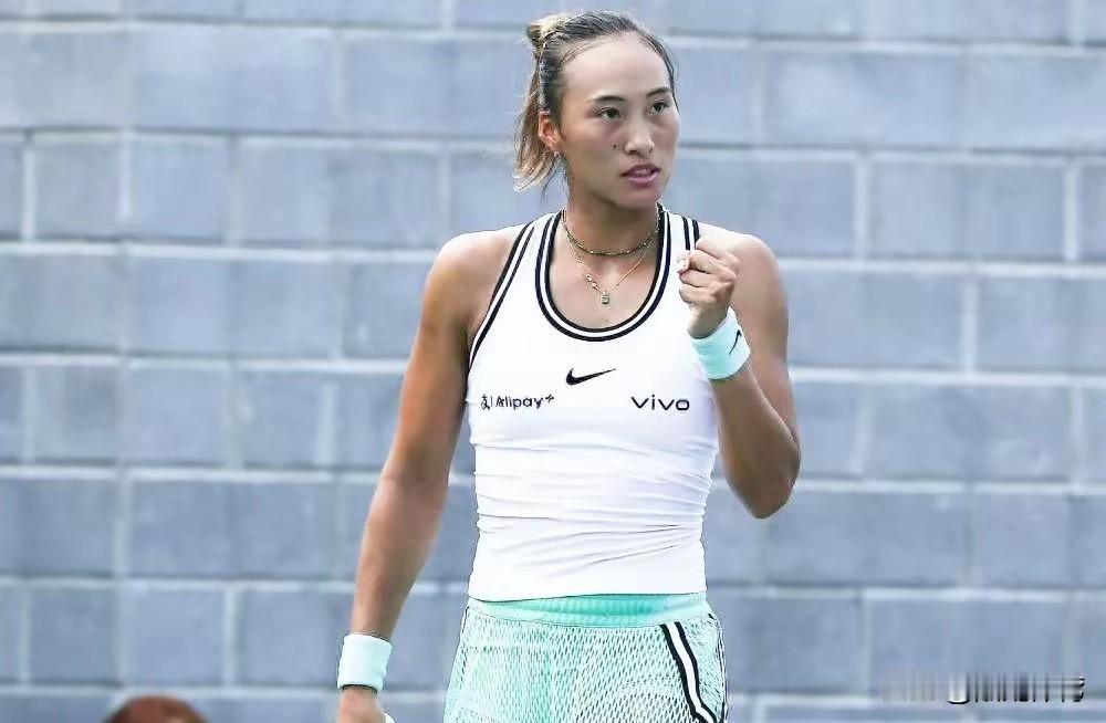 2026美网女单资格赛第三轮，也就是决胜轮，郑钦文对阵俄罗斯选手普里丹金娜，比赛