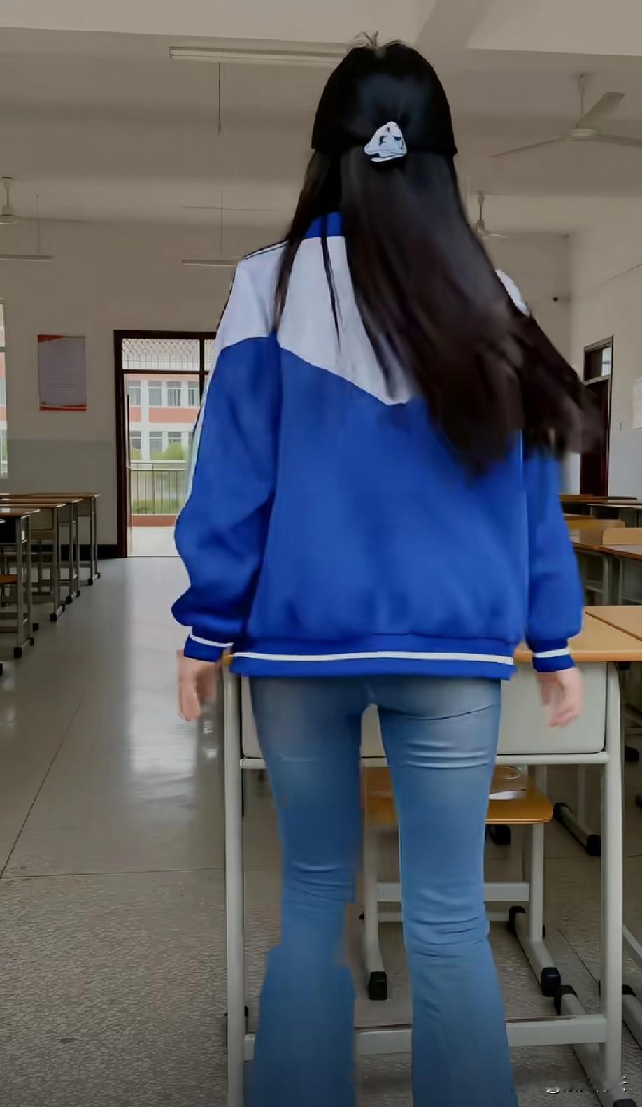 “谁又会把你记住？”——这个问题背后，或许藏着对自身存在意义的疑虑。

但每一个