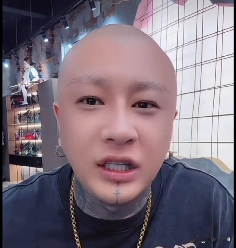方丈说怎么说李四都没事，两边粉丝都知道关系好！

         方丈说祁天道