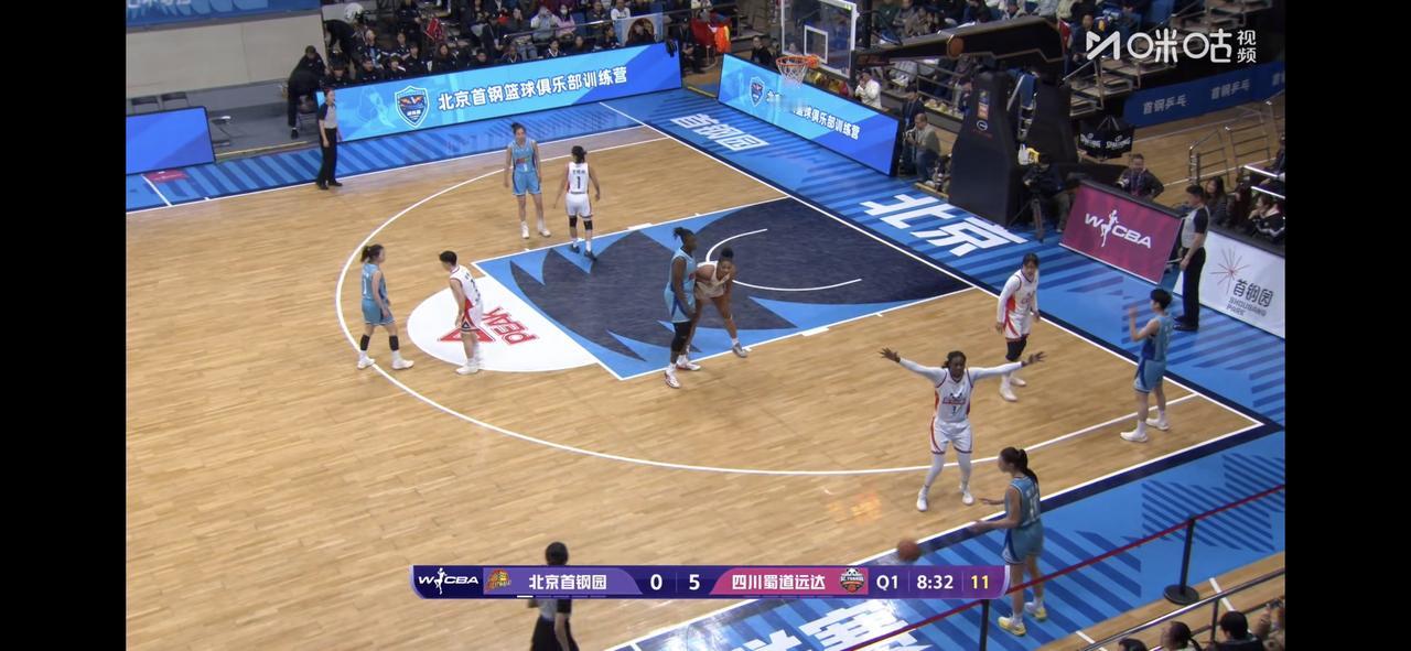 四川女篮的三分球训练时肯定会很猛的啊！
怎么就没有三分呢？

今晚打北京女篮，对