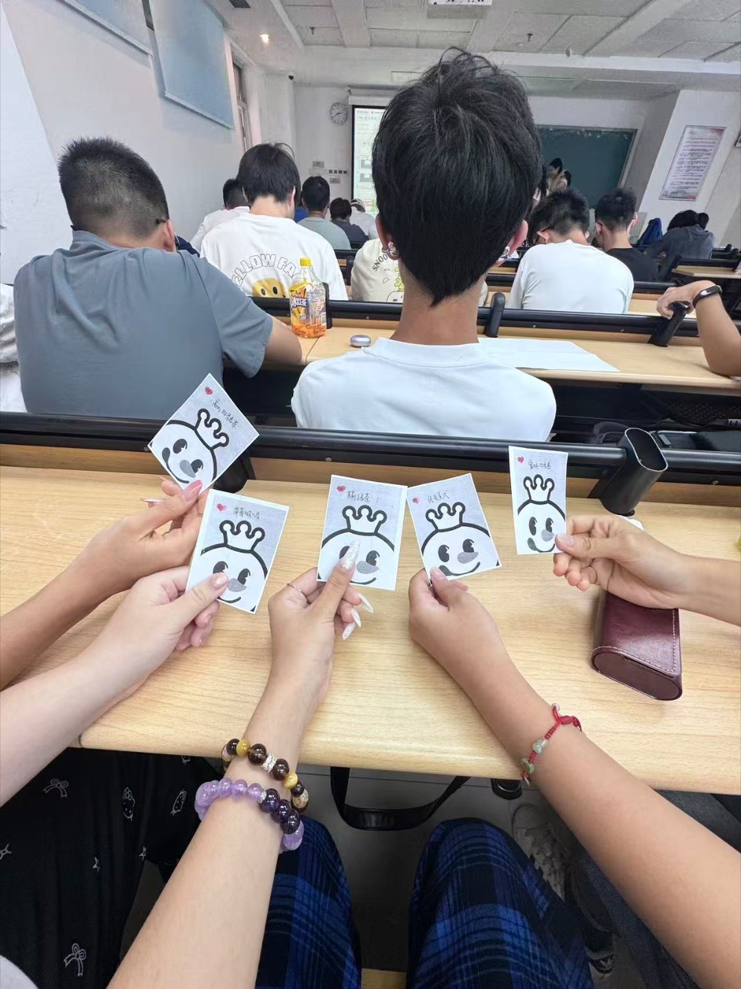 玩游戏赢了 只有自己抽到不喜欢的咖啡啊啊啊啊 哭了 哭了 运气就这样吧[捂嘴哭]