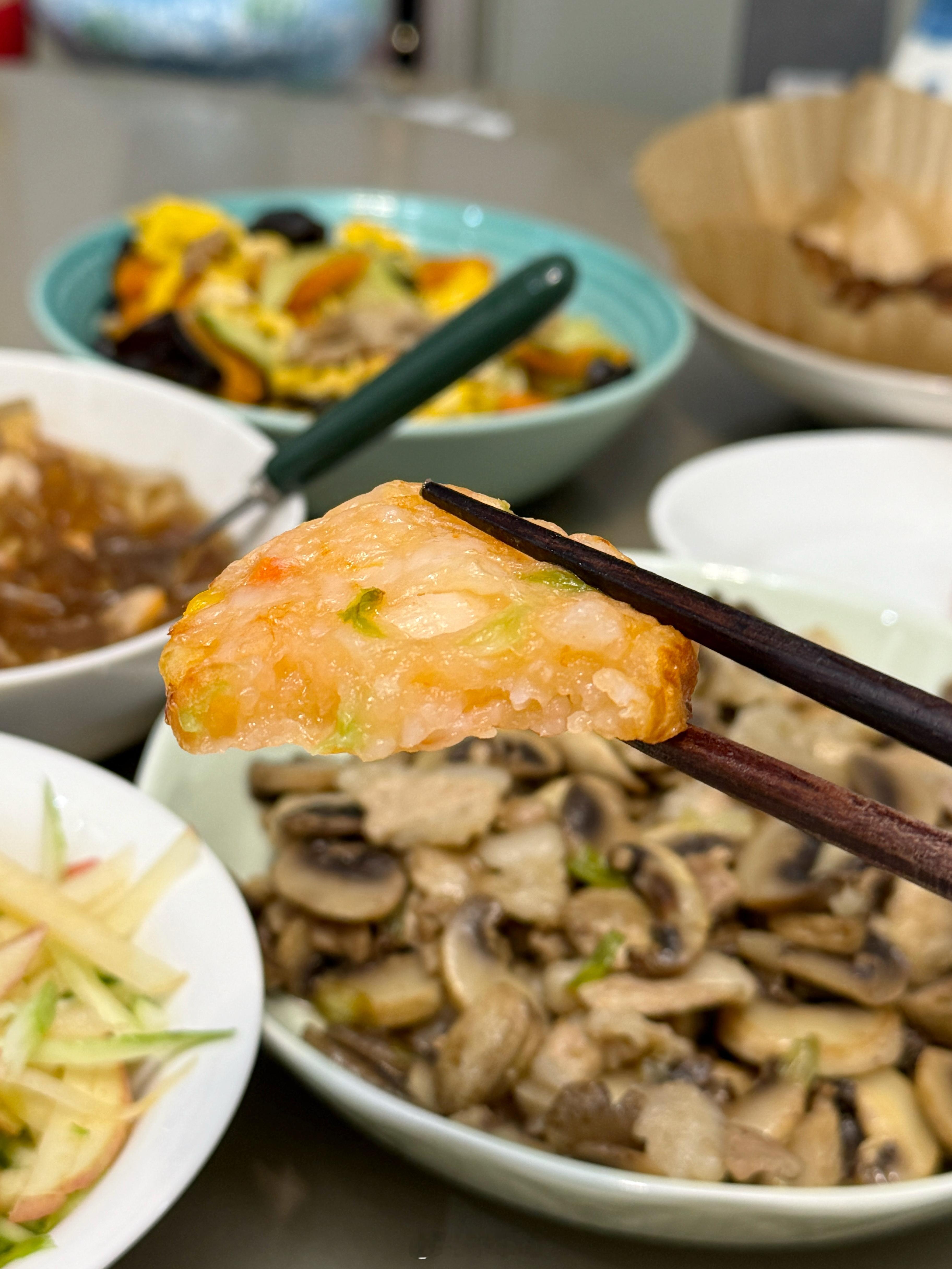 最近出镜频率最高的苹果鸡肉肠、果蔬虾饼、厚切吐司快要承包我家的一日三餐了！尤其是