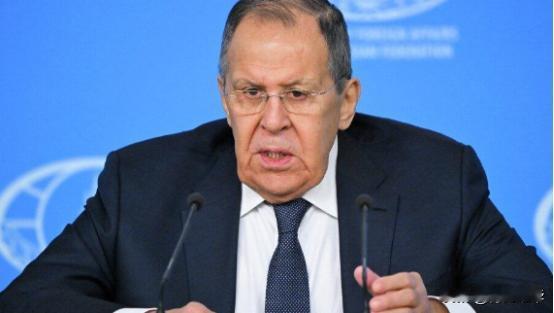 拉夫罗夫摊牌：俄罗斯绝不接受保留基辅政权

俄罗斯外长拉夫罗夫在2025年俄罗斯