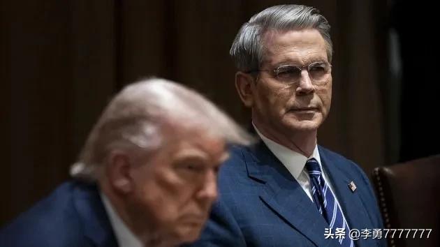 美国财政部长贝森特向阿曼发出警告。

“霍尔木兹海峡的通行费制度绝不容忍。阿曼尤