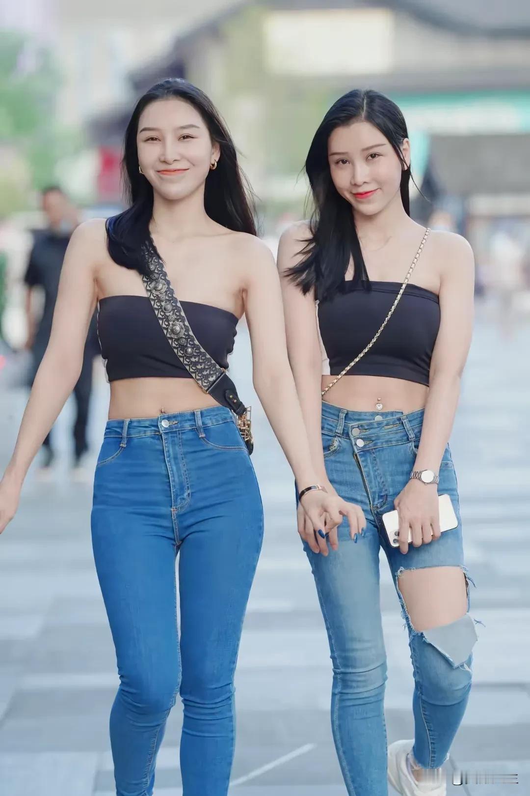 📍上海｜久闻其名，魔都之约，如约而至。
吹过黄浦江的晚风，走过梧桐掩映的街道，