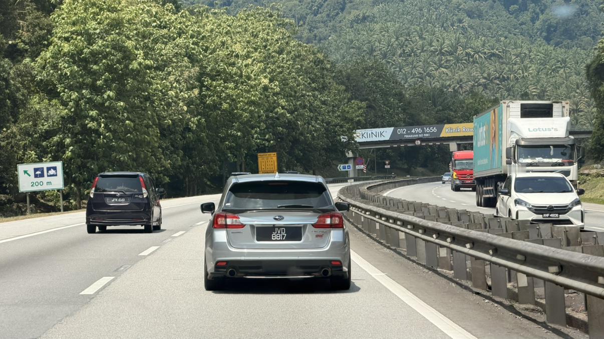 喜欢，我依然是很喜欢❤️
最近很迷恋VA代WRX
今日遇见这辆VM带VA前脸的（