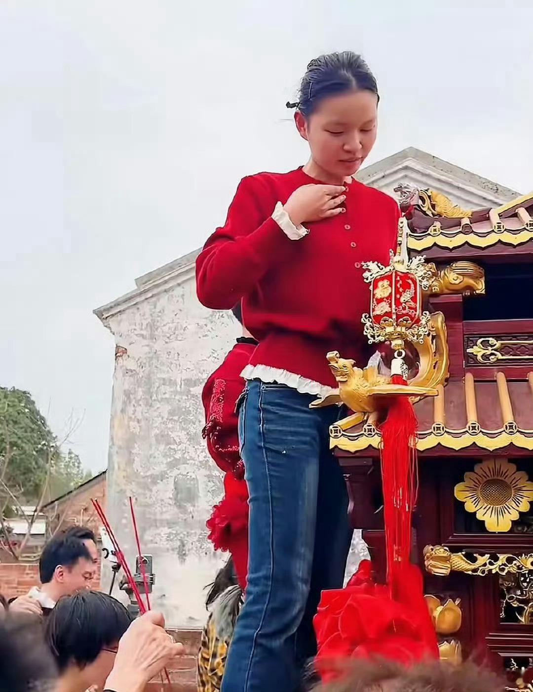 妈祖巡游 反转妈祖巡游 反转 真的太魔幻了。前几天全网都在义愤填膺，说资本50万