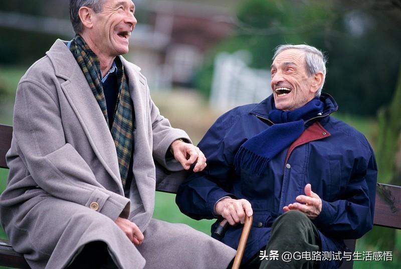 哦！老了，有点伤感啊！都一样啊！
我也感叹，一转眼，真成了他大爷啦！[流泪]