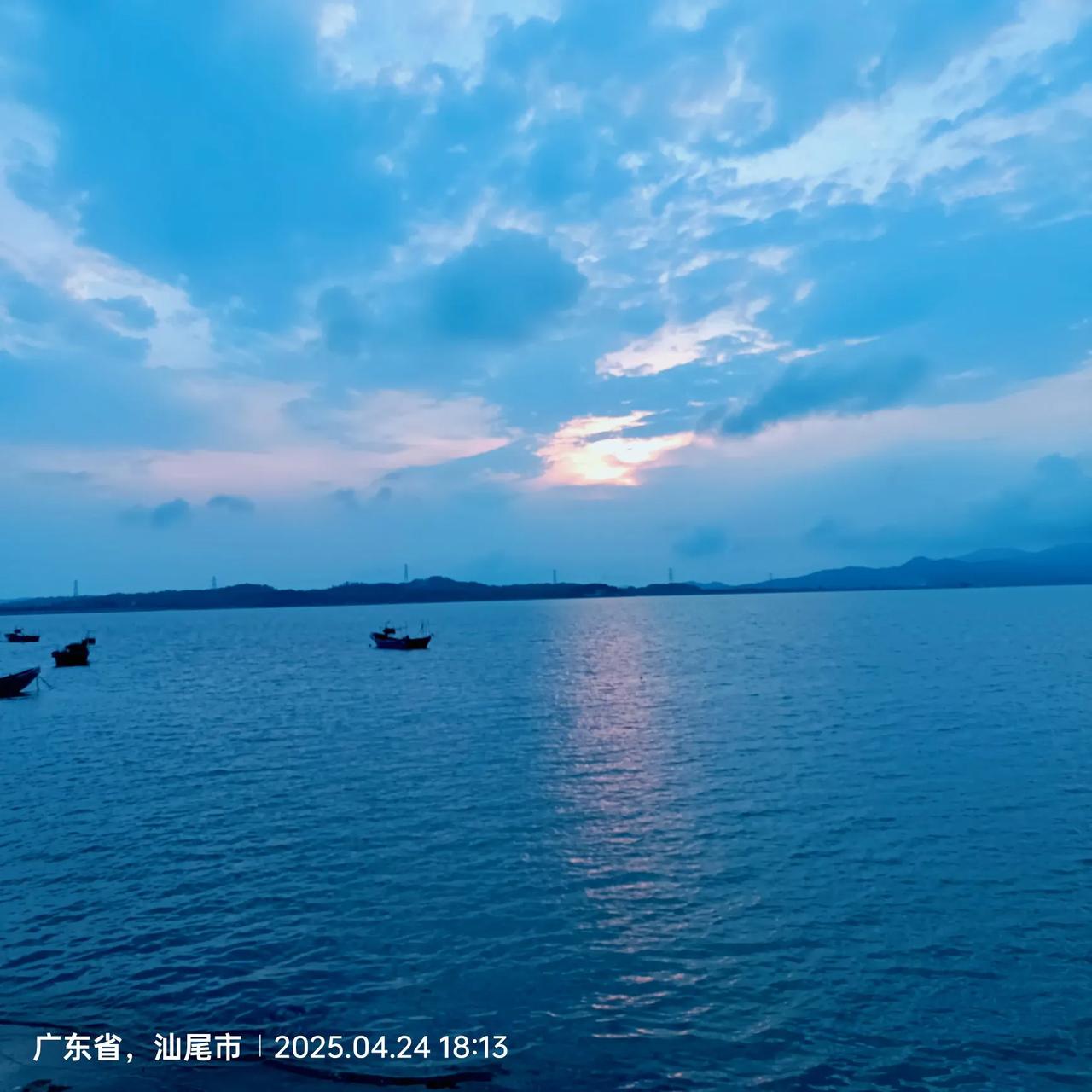 晒晒海边的风景汕尾风车岛，共赏海上落日，渔舟唱晚。
