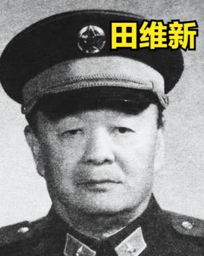 1949年，一个杀手闯进了杨勇的房间中，还用枪顶住杨勇的脑门，谁知杨勇回头一看，