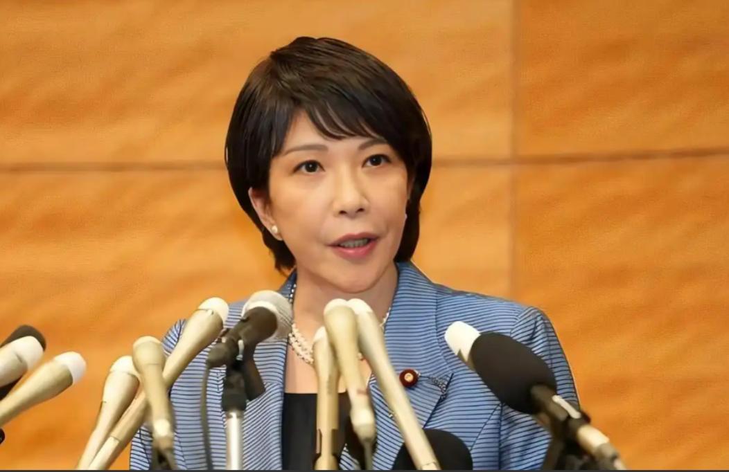 高市早苗态度缓和
7月27日首相官邸记者会
她亲口说中国是重要的邻国

正通过各