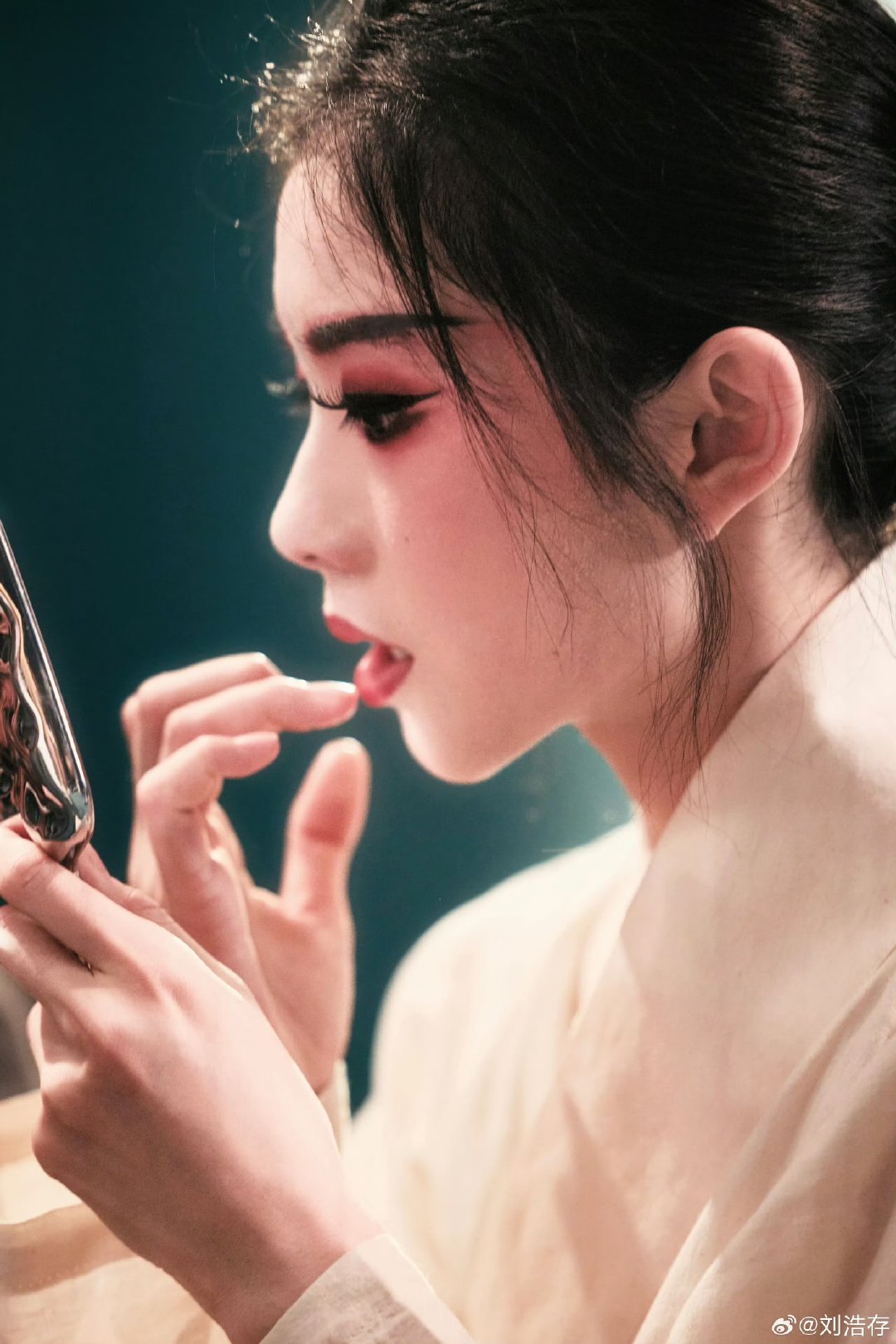 刘红兵没站在忆秦娥的角度上考虑过 原著刘红兵疯狂长出血肉从相遇倾心到矛盾丛生，刘