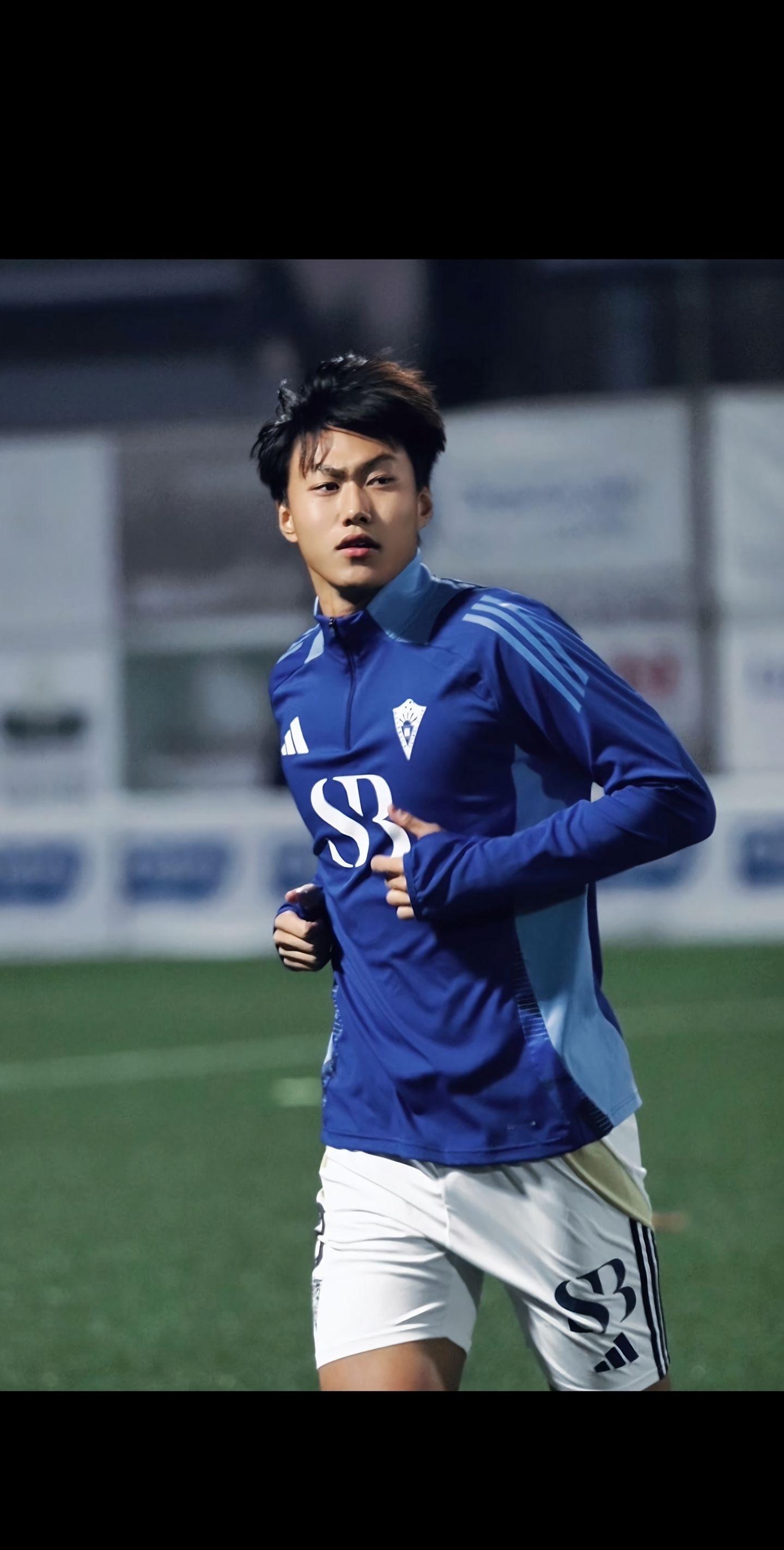 我看这个阿杜也是风韵犹存啊🥰🥰🥰 