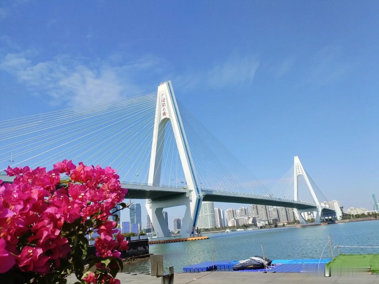 春风吹过层层绿。