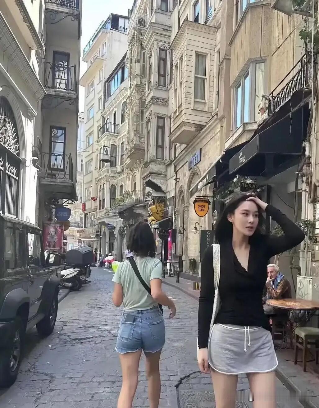这是哪一位女明星，是公认的气质型美女，确实百看不厌，颜值比杨颖高，气质不输景甜。