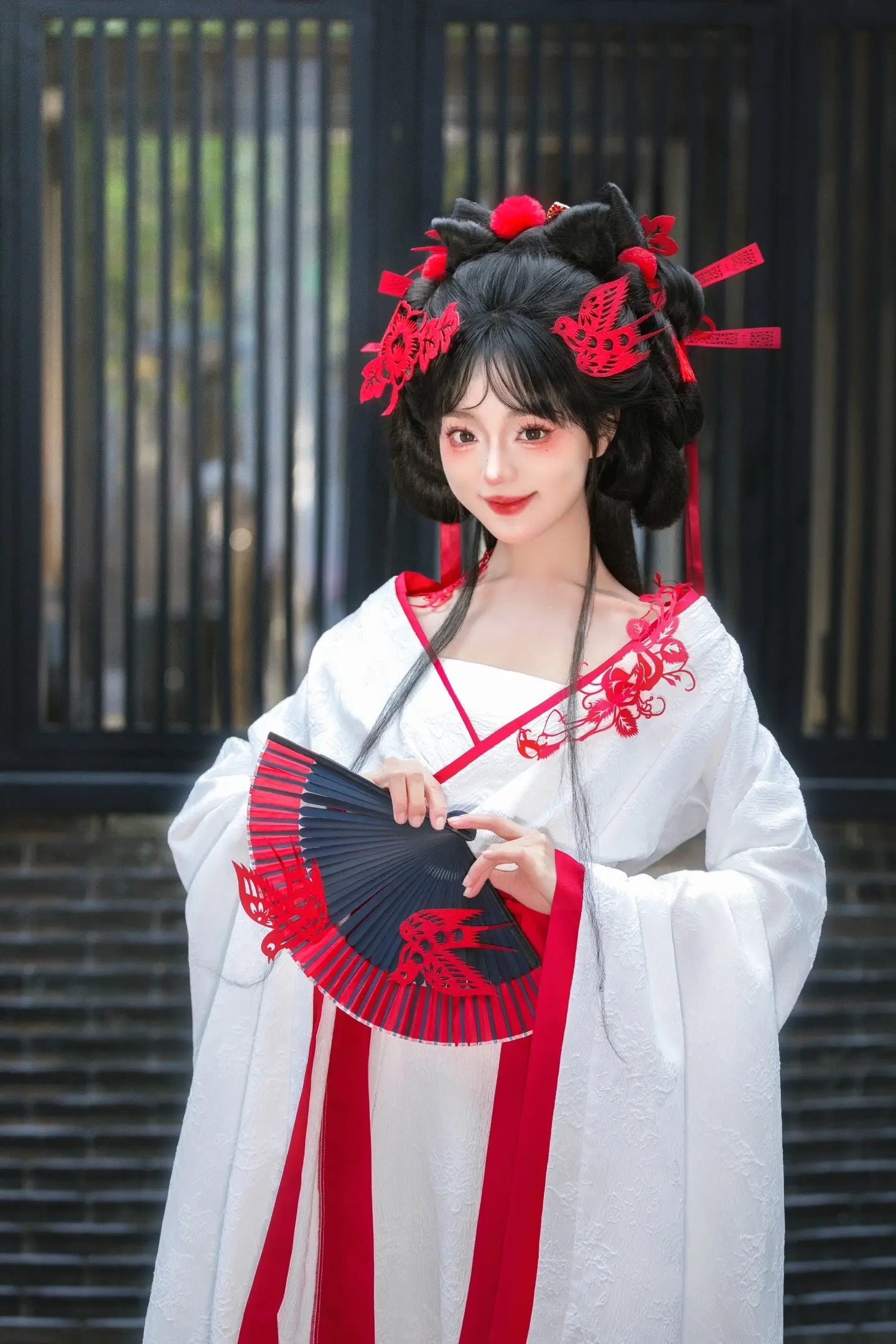 还得是国风美学！红色剪纸实在是经典