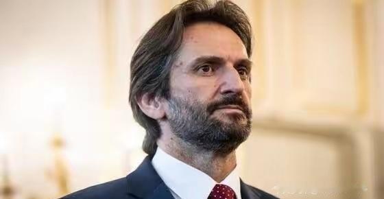 斯洛伐克防长卡利尼亚克最近可算是欧洲政坛的“耿直代表”，三番两次说大实话，把援乌
