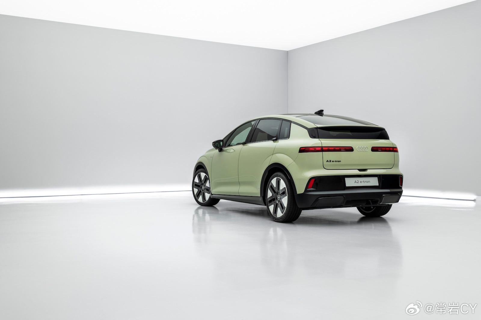 奥迪当年的不计成本的 A2 之梦，现以更计较成本的 A2 e-tron 形式回归