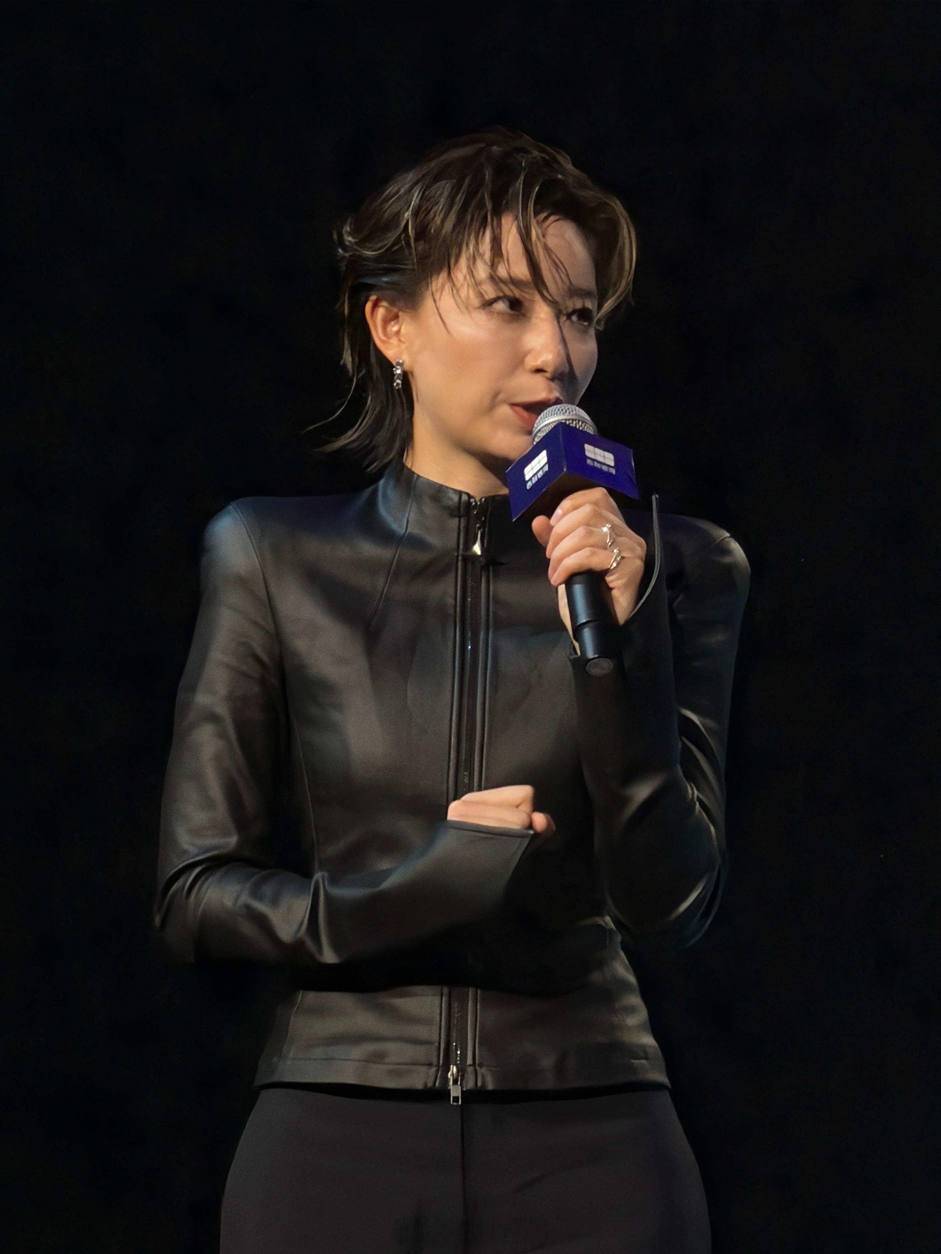 李斯丹妮很喜欢吉利银河TT秀前舱盖！李斯丹妮李斯丹妮吉利银河tt