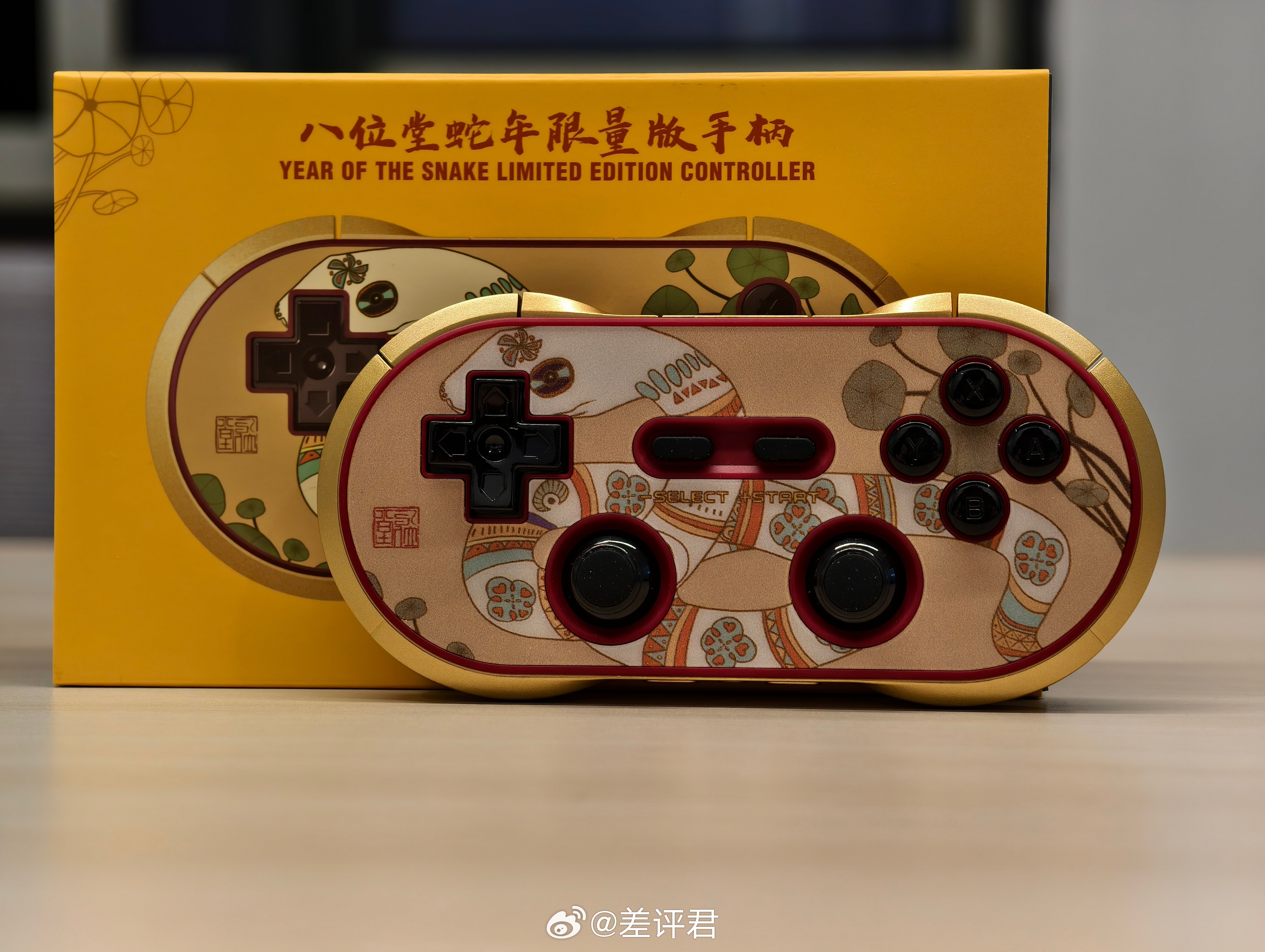 #差评说数码# 又到了八位堂一年一度的固定节目，今年轮到蛇年限定的 N30 Pr